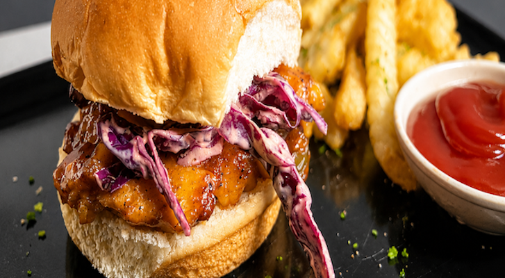 🥪 Jackfruit BBQ Pulled Sandwich with Purple Cabbage Slaw